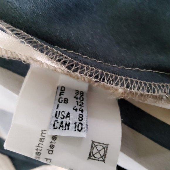 Jean Paul Berlin Women's Geometric Wrap Dress Size 8 US - Picture 9 of 9